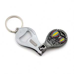 Llavero abridor de botellas con diseño de clavero de uñas y punto de referencia de Singapur y Croacia, hecho a medida en fábrica - Product Image 1