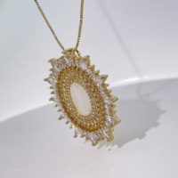 Collier pendentif médaille Vierge Marie plaqué or Tianyu Gems avec halo de pierres précieuses, bijou religieux pour femme