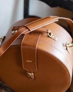 Caja de sombrero de viaje con asa superior con logotipo Forro de gamuza Maleta personalizada Caja de almacenamiento de regalo Paquete de cuero Caja de sombrero de vaquero de lujo - Product Image 2