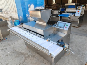 Nouvelle machine automatique <span class=keywords><strong>en</strong></span> acier inoxydable pour le remplissage de croissants, de pains grillés, de pains fourrés <span class=keywords><strong>au</strong></span> <span class=keywords><strong>chocolat</strong></span>, de pains de <span class=keywords><strong>boulangerie</strong></span> et <span class=keywords><strong>d</strong></span>'éclairs à la crème - <span class=keywords><strong>prix</strong></span> - Product Image 5