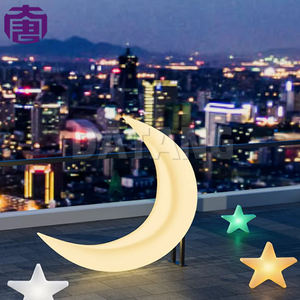 Balançoire lunaire LED moderne et élégante avec éclairage étanche pour jardins extérieurs, centres de villégiature et célébrations - Product Image 2