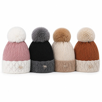 Bonnet tricoté bicolore avec broche nœud et pompon, collection hiver, vente en gros