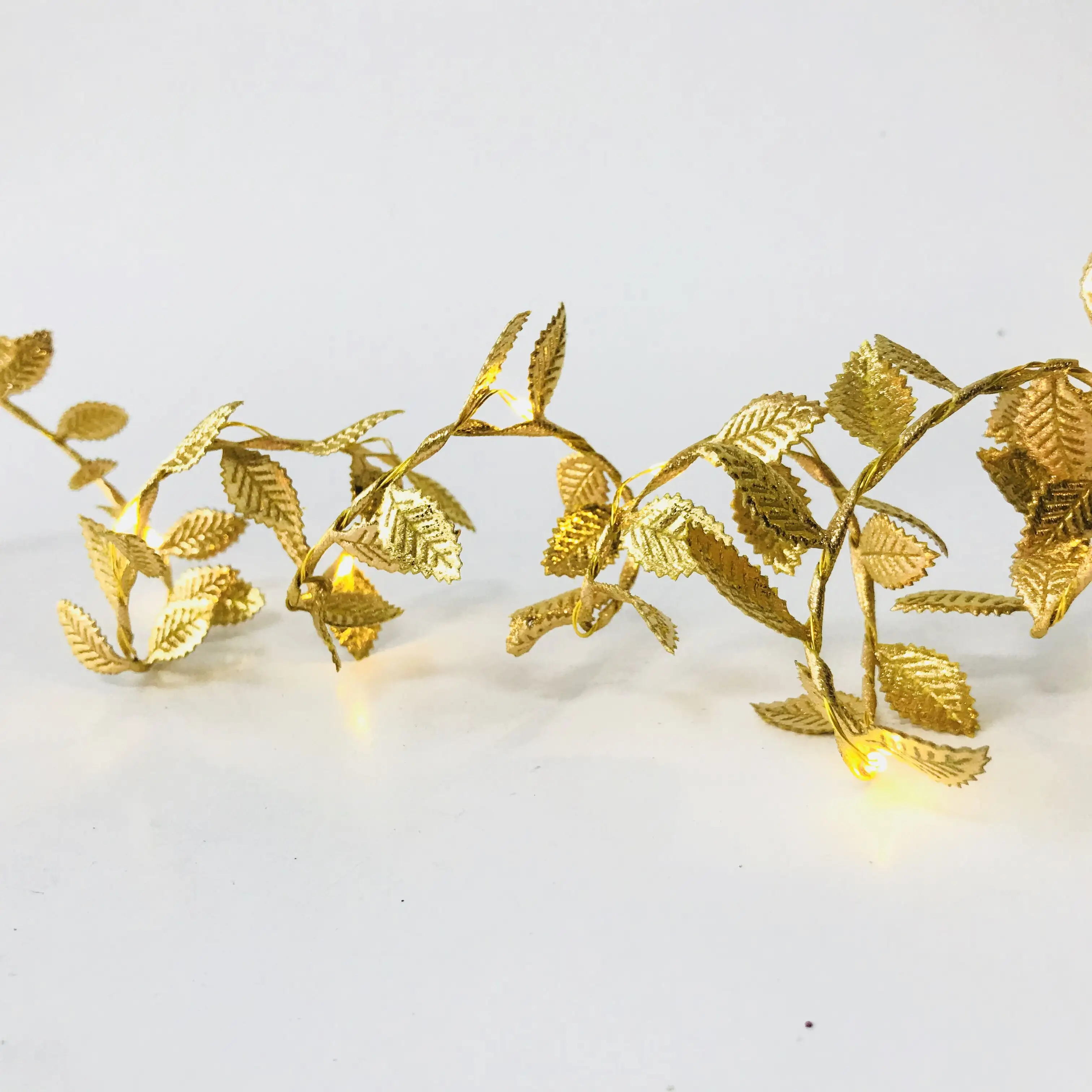 30 Count Warm White LED Copper Wire Light Battery Operated Gold Leaf Garland String Lights Fairy Microdot Light For Garden Decor