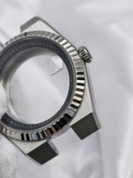 Boîtier de montre étanche 39 mm en acier inoxydable lumineux, style rétro, avec mouvement NH35 modifié, pour pièces de montre