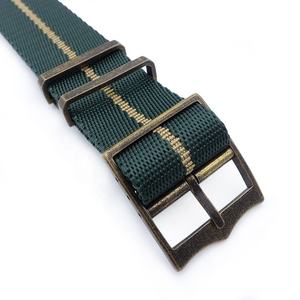 Correa de reloj de pulsera de tela de rayas grabada de lujo con hebilla de bronce personalizada correa de reloj de nailon de 20mm y 22mm - Product Image 3