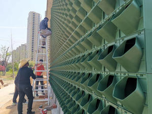 Système de mur végétal modulaire Living Modular Green Wall : une grille de plantation verticale préfabriquée en matériau recyclé stabilisé aux UV - Product Image 4