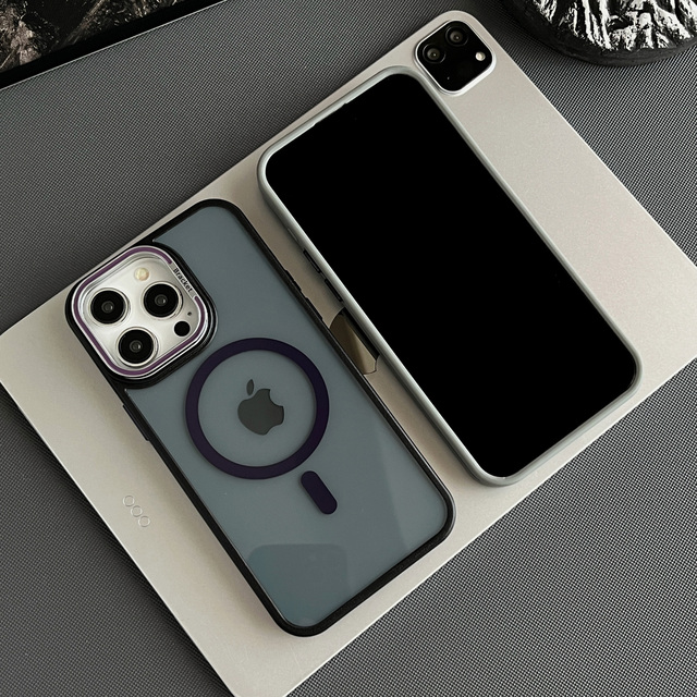 TPU PC Phone Case Camera Stand Magnetic Wireless Charging Shockproof Cover for iPhone 14-17 OEM ODM Manufacturer China