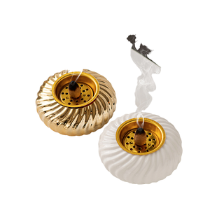 Brûleur d'encens en céramique de luxe léger de style européen Brûleur d'encens portable de bureau Mubkhar Parfum de bois de santal pour usage religieux - Product Image 4