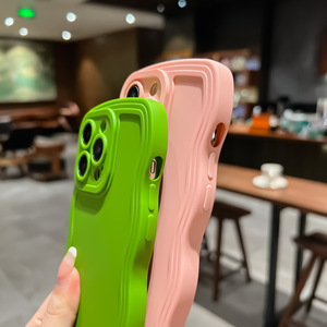 Trending Cute Candy Color Wave Bumper Ondulado Marco Diseño Suave TPU Funda de teléfono a prueba de golpes para <span class=keywords><strong>iPhone</strong></span> 11 12 13 14 15 Pro Max - Product Image 4