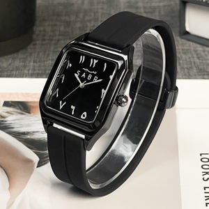 <span class=keywords><strong>Montre</strong></span> à quartz étanche avec calendrier, bracelet carré en silicone, nouvelle mode 2026, luxe léger et de niche, pour hommes et femmes - Product Image 2