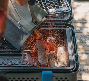 Charbon de bambou 100% naturel Nomad Fire |   10 LBS |   Briquettes de charbon de bois noir |   Longue durée de combustion (4-6 heures) Fabrication mécanique Haute chaleur - Product Image 6