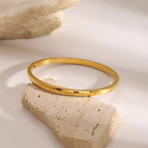 J & D 18K Vàng Mạ Thép Không Gỉ Cao Đánh Bóng Cong Bangle Vòng Đeo Tay 4Mm Với Bowknot Kiểu dáng đẹp Hiphop Zircon - Product Image 5