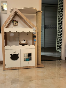 Villa pour chat en bois massif bicolore avec arbre à chat, lit pour chat et griffoir en sisal, maison pour chat en bois personnalisable - Product Image 2