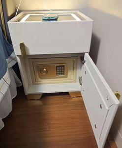 <span class=keywords><strong>Tavolo</strong></span> da letto in legno intelligente di fabbrica moderna luce a LED serratura per impronte digitali comodino con ricarica wireless - Product Image 1