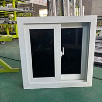 Fenêtre coulissante UPVC à 5 chambres avec profil en verre noir améliorant l'efficacité thermique et la rigidité structurelle