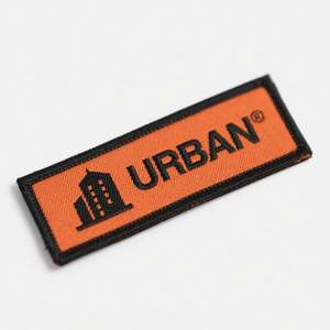 Étiquettes de vêtements personnalisées avec logo privé, taille, haute densité, noires, pliées en bout, étiquettes de col de vêtements, tissu tissé, étiquette de col en tissu - Product Image 4