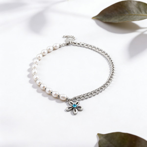 yunnique <b>Sweet</b> Fresh Stainless Steel Spliced Chain Imitation Pearl <b>Flower</b> Pendant Necklace For Leisure Gift - Product Image 1