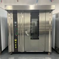 Four rotatif à air chaud pour la production de pain, gâteaux et croissants en boulangerie, également utilisé pour rôtir le cochon d'été