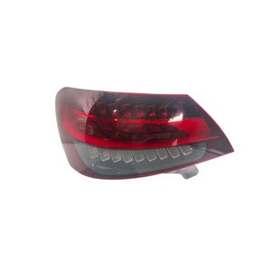 Pour <span class=keywords><strong>Mercedes</strong></span> Benz Classe E W213 2021-2023 Compatible Feux de freinage dynamiques séquentiels à LED Assemblage de feux arrière Lentille rouge 24V - Product Image 3