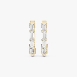 Boucles d'oreilles clous en diamant de qualité supérieure pour femmes, légères et confortables, idéales pour les occasions nuptiales et de soirée, disponibles à la vente - Product Image 4