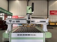 Routeur CNC pour le travail du bois, routeur CNC ATC, machine de découpe et de traitement pour portes et armoires en bois