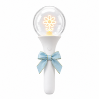 Bâtons lumineux LED en plastique en gros, accessoires de cheering, ambiance concert, cadeaux de Noël, décorations clignotantes, directement de l'usine