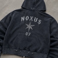 Sweat-shirt à capuche zippé noir délavé vintage avec poche imprimée sur mesure et strass, streetwear élégant pour homme