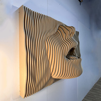 Art Mural en Bois Visage dans les Vagues Grande Face Humaine Décoration Murale Paramétrique en Bois Ondulée Décor Paramétrique en Bois Visage