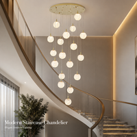 Lustre d'escalier de luxe en verre craquelé avec quincaillerie dorée, 18 pampilles globe chaudes pour grand hall, cage d'escalier, villa duplex, foyer