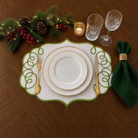 Sets de table en coton et lin brodés à la main avec bord festonné, doux, élégants et luxueux pour les mariages et les fêtes