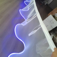 Rideaux en tissu suspendus modernes en forme de S Bande lumineuse à LED Rideaux de plafond en tissu à filet Rideau de plafond de mariage en spirale pour décoration d'événement