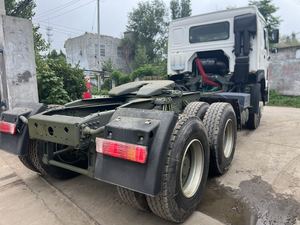 Camion HOWO371 de marque chinoise, le plus vendu, meilleur prix, livraison directe d'usine, tête de tracteur HOWO 6x4 371HP en stock, pour le transport de marchandises, à vendre - Product Image 3
