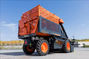 Máquina cosechadora <span class=keywords><strong>de</strong></span> algodón chino 4WD/2WD <span class=keywords><strong>de</strong></span> gama alta 4MZ-6/4MZD-6 cosechadora autopropulsada <span class=keywords><strong>de</strong></span> alta eficiencia 6 filas <span class=keywords><strong>de</strong></span> vaca empacadora - Product Image 2