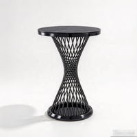 Table de bar haute moderne tout en acier inoxydable noir avec base spirale et plateau rond pour événements de mariage