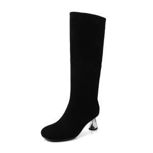 Botines de tacón grueso, modernos, versátiles y elegantes, de media caña, para otoño e invierno. - Product Image 2