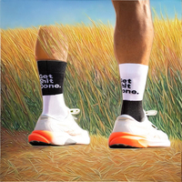Chaussettes de sport unisexes en nylon de qualité en gros Chaussettes de compression respirantes pour le cyclisme, la course à pied et les manchettes d'automne