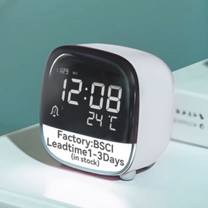 Lampe de chevet intelligente pour chambre à coucher, avec logo personnalisé, pour enfants, avec veilleuse, réveil numérique LED mini et design mignon - Product Image 1