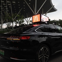 Pantalla LED para Techo de Taxi P2mm, Tres Lados, HD a Todo Color, Eficiente Energéticamente, Letrero Publicitario para Techo de Vehículo, Modelo YAHAM 7.0 Innovador