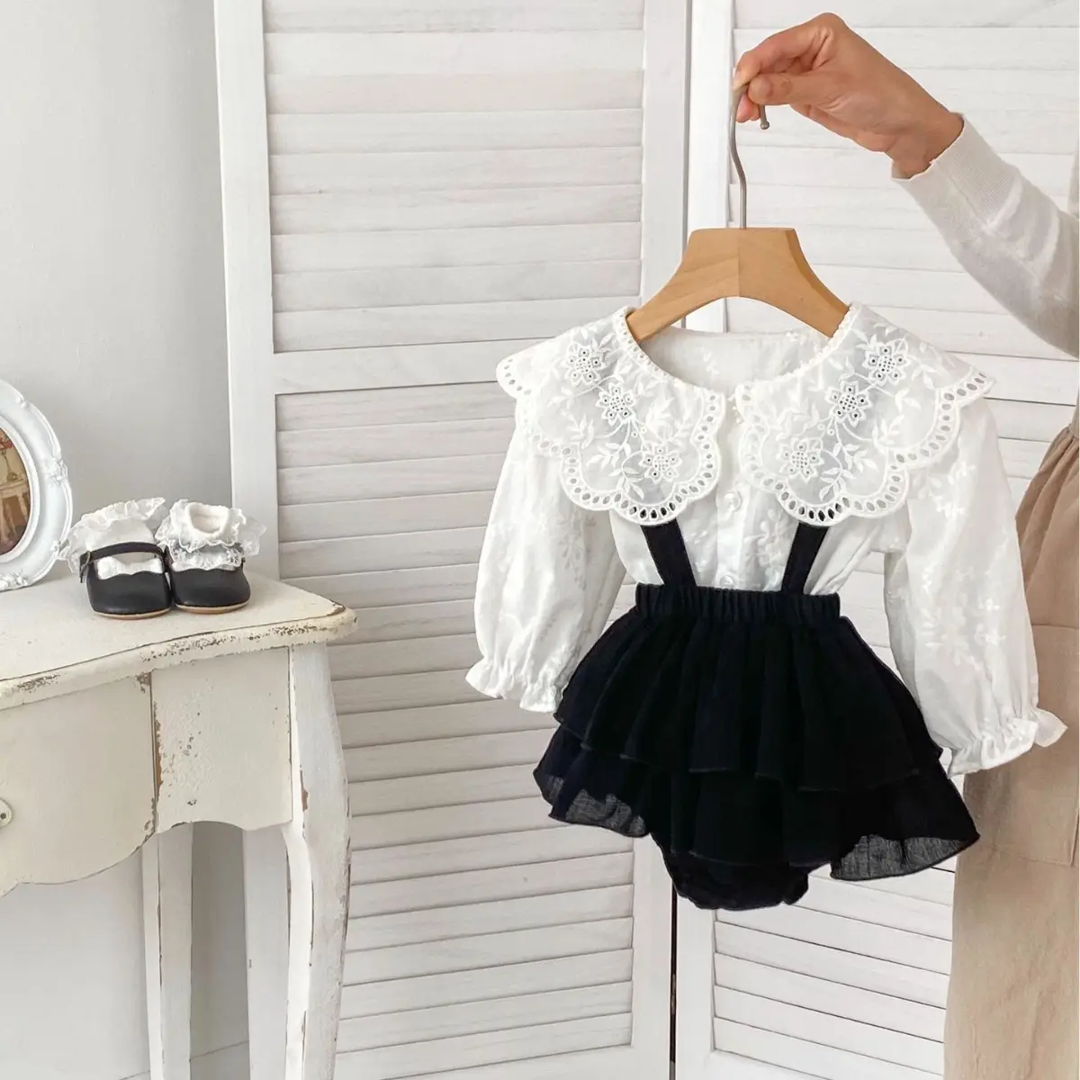 2024 new baby clothes spring girl baby solid color big lapel shirt strap bag pants baby suit