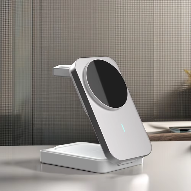 OEM/ODM Travel 15W Max Fast Foldable Magnetic Stand Desk Organizer 3 in 1 Wireless Charging Station for Multiple Smart Devices