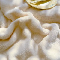 Selimut Bulu Kelinci Imitasi Warna Solid Putih Tebal Bahan Coral Fleece Desain Dapat Dipakai untuk Tidur Siang, Perjalanan, Hangat dan Nyaman untuk Empat Musim, Liburan