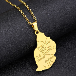 Pendentif de collier avec mots gravés en or pour homme et femme - Product Image 4