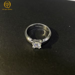Anillo de Diseño Personalizado para Mujer, Corte Princesa Cuadrado, Diamante Cultivado en Laboratorio, Oro Blanco de 10K, Talla Personalizada/Grabado Interior para Boda - Product Image 3