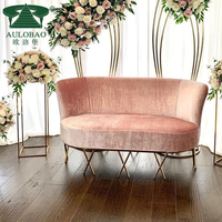 Meubles de mariage confortables 2 places causeuse canapé en velours rose de luxe