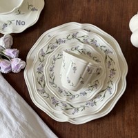 Service de table en céramique à motif végétal en dentelle française - Assiette, tasse à café, soucoupe, bol de style rétro de luxe léger, compatible micro-ondes, pour mariage