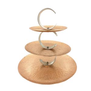 Soporte de pastel de boda elegante de tres niveles de aluminio fundido - Product Image 1