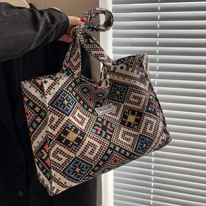 حقيبة كبيرة السعة بأسلوب عرقي، حقائب قماشية منسوجة يدويًا، حقيبة يد نسائية متعددة الألوان بحمالة كتف واحدة - Product Image 5