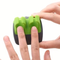Éplucheur de légumes manuel en acier inoxydable avec poignée en caoutchouc confortable, adapté aux carottes, etc.