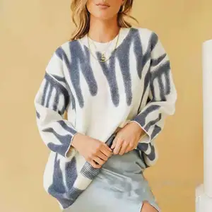 冬のセーターは特大のセーターを出荷する準備ができています長袖ワンサイズL明るい色の女性のためのプルオーバーセーター