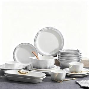 Ensemble <span class=keywords><strong>de</strong></span> <span class=keywords><strong>vaisselle</strong></span> moderne en céramique <span class=keywords><strong>gris</strong></span> dégradé pour salle à manger, restaurant, hôtel, mariage ou usage domestique - Product Image 1